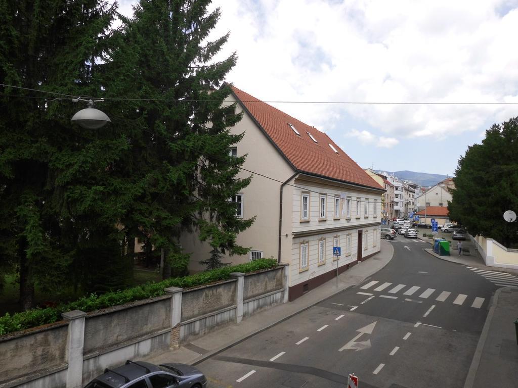 Aha Apartment Загреб Екстериор снимка